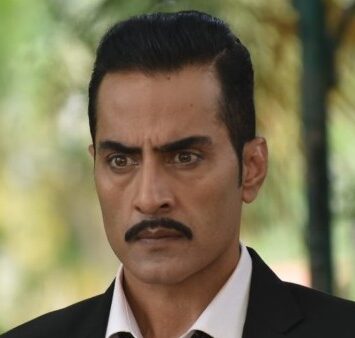 Sudhanshu Pandey as Vanraj Shah